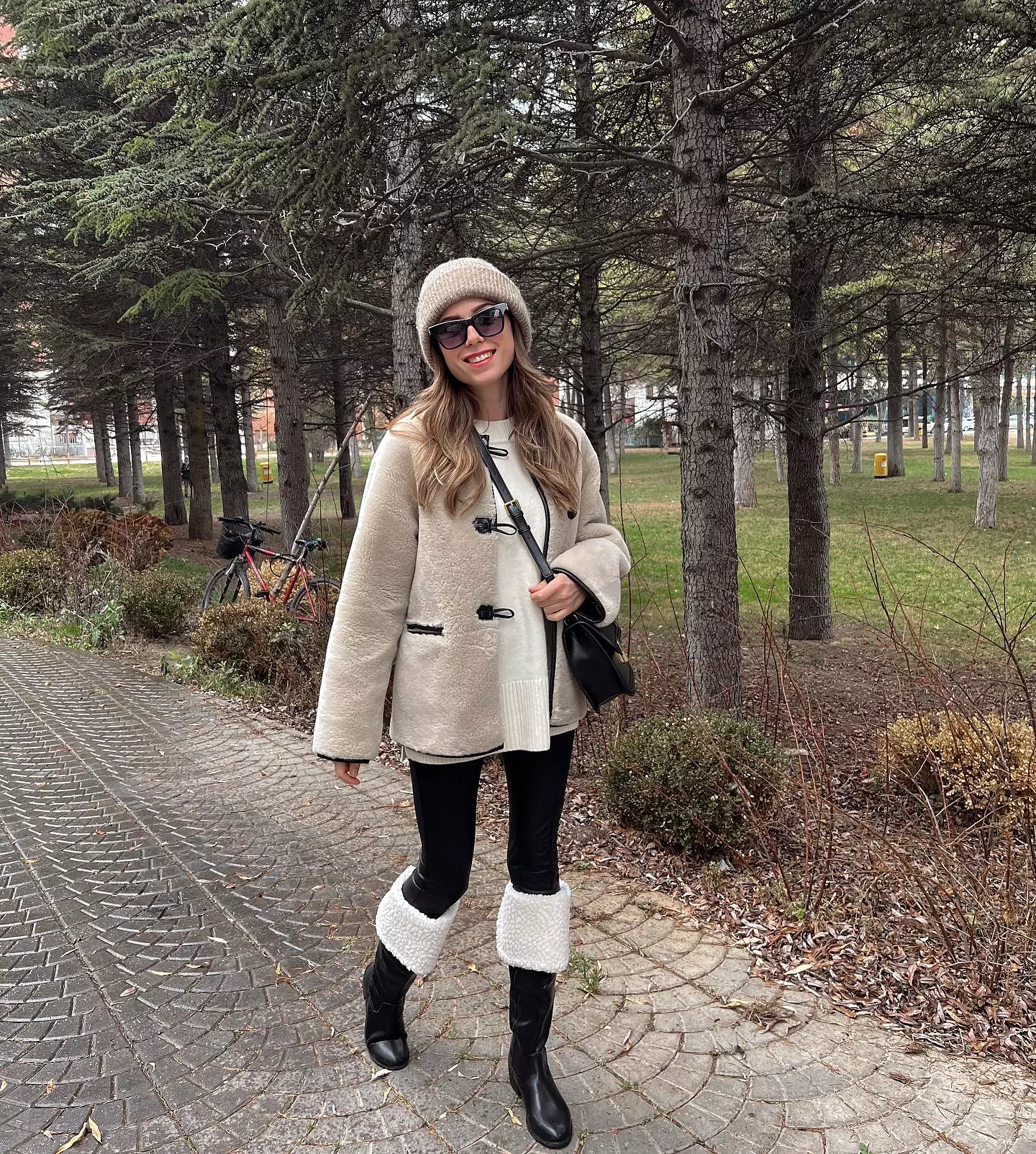 Ashore Shop Lamb Plush Jacket 2023 Winter Elegant Thicken Chic Horn Button Female Coat