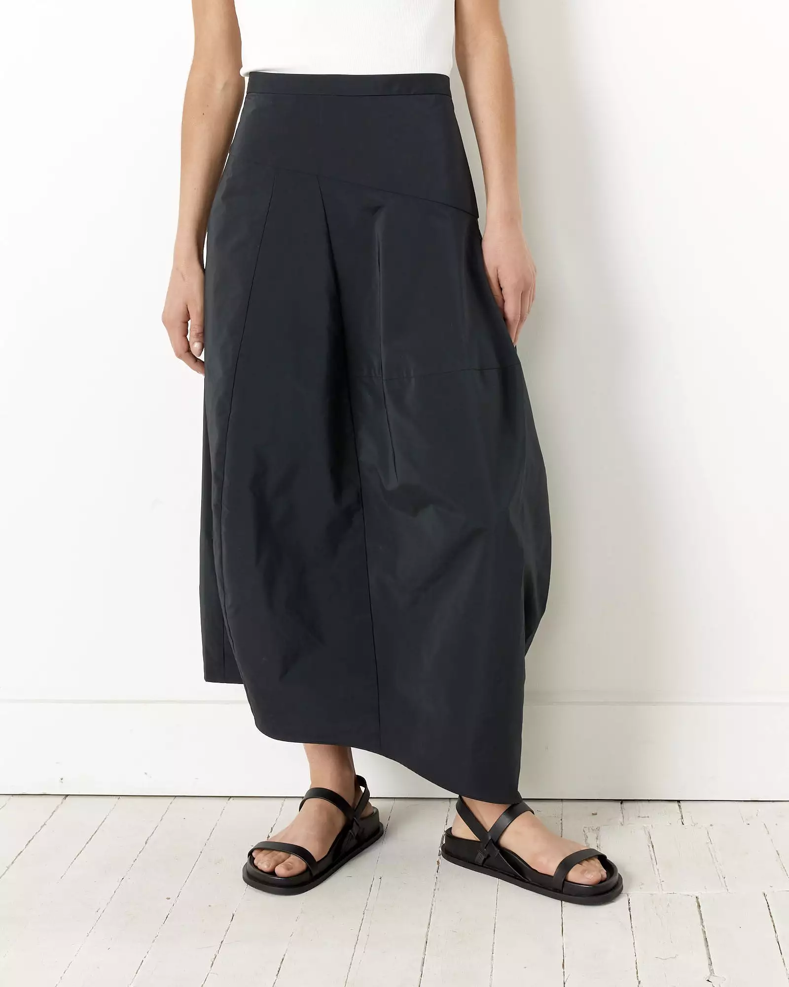 Asymmetrical Balloon Skirt in Black