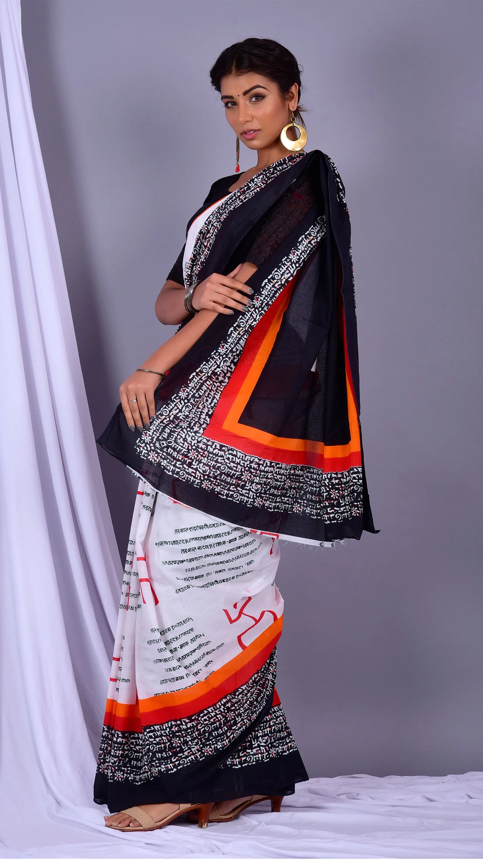 Stylish Black and White Pure Cotton Sarees (RMULSAR04)